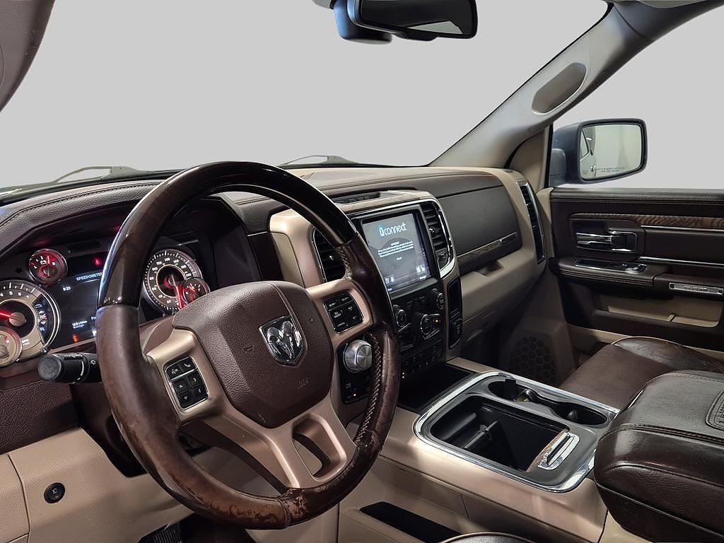 Dodge RAM 1500 Longhorn Crew Cab 5.7L V8 HEMI V-hjul