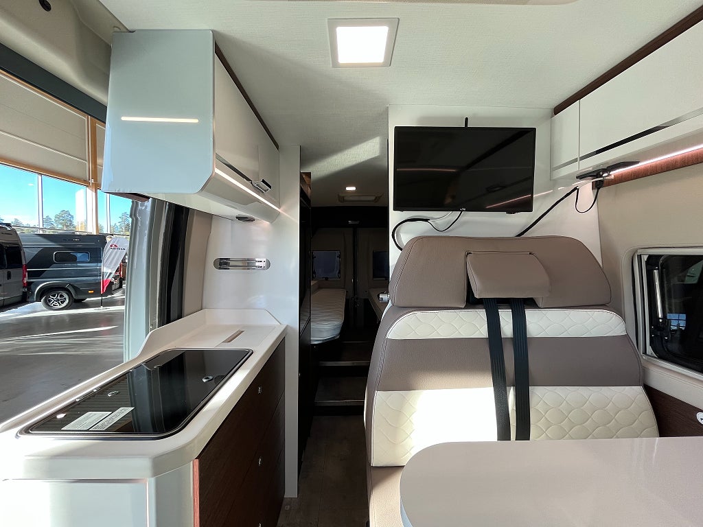 Karmann-Mobil Davis 620 /Solcell/Långbädd/Litium/B-kort/Van - Karmann-Mobil