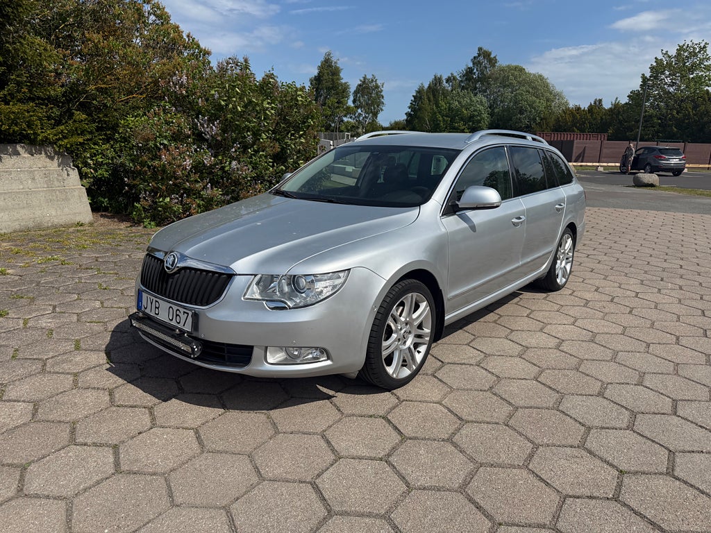 Skoda Superb Kombi 1.8 TSI Elegance,Fullservad,Kamkedja 
