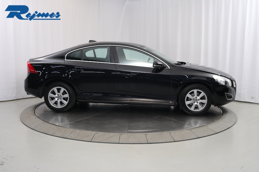 Volvo S60 T3 S/S Momentum 2012, kuva 3/47