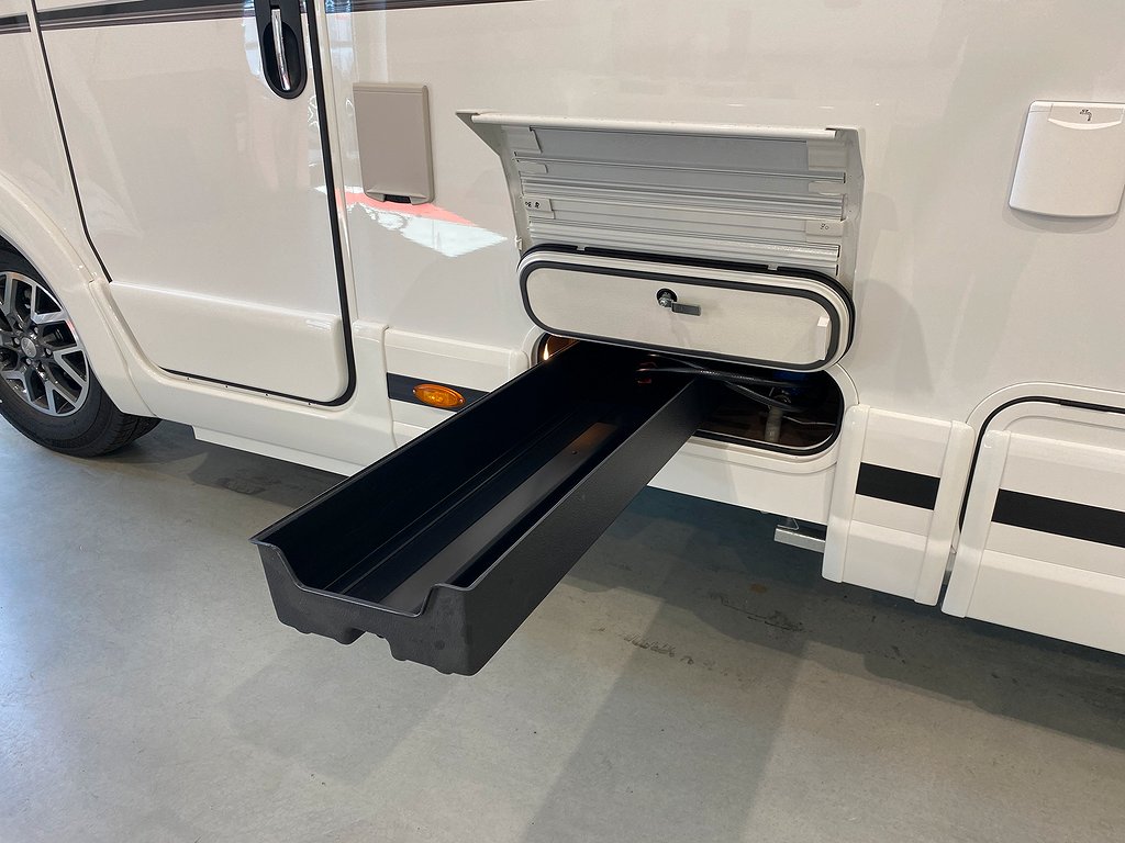Kabe Imperial TravelMaster 810 LT / Cinderella / Badrum Bak - Kabe