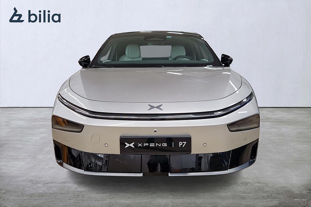 XPENG P7 AWD PERFORMANCE | Panorama | Dragkrok | 360-Kamera 