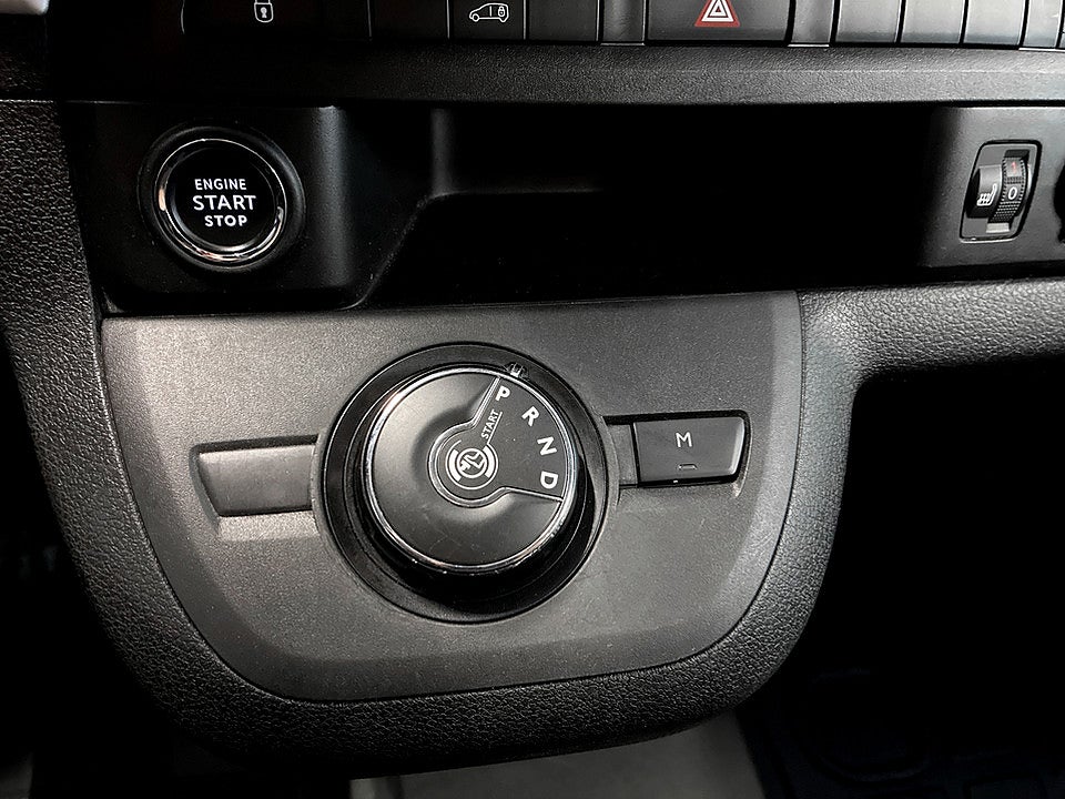 Bild på Peugeot Expert PRO+ 2.0 BHDi 145hk Aut L3 DRAG FARTHÅLLARE