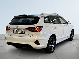 MG 5 Long Range 61.1 kWh Luxury Pvärm Garanti 360° SoV MOMS – bild 6