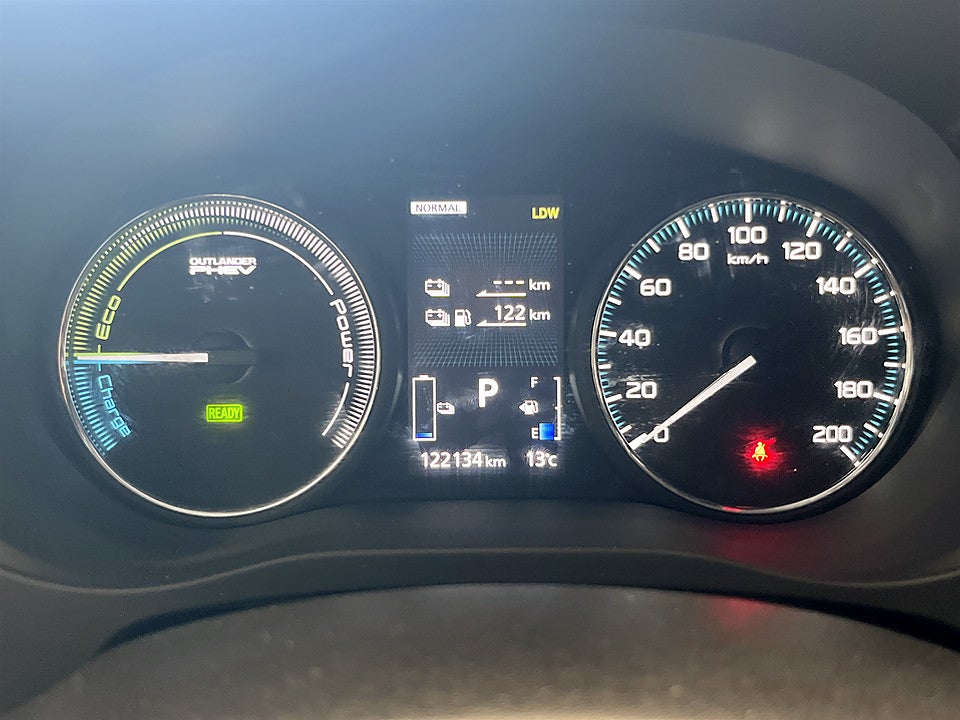 Bild på Mitsubishi Outlander 2.0 Plug-In Hybrid 4WD PHEV B 203hk