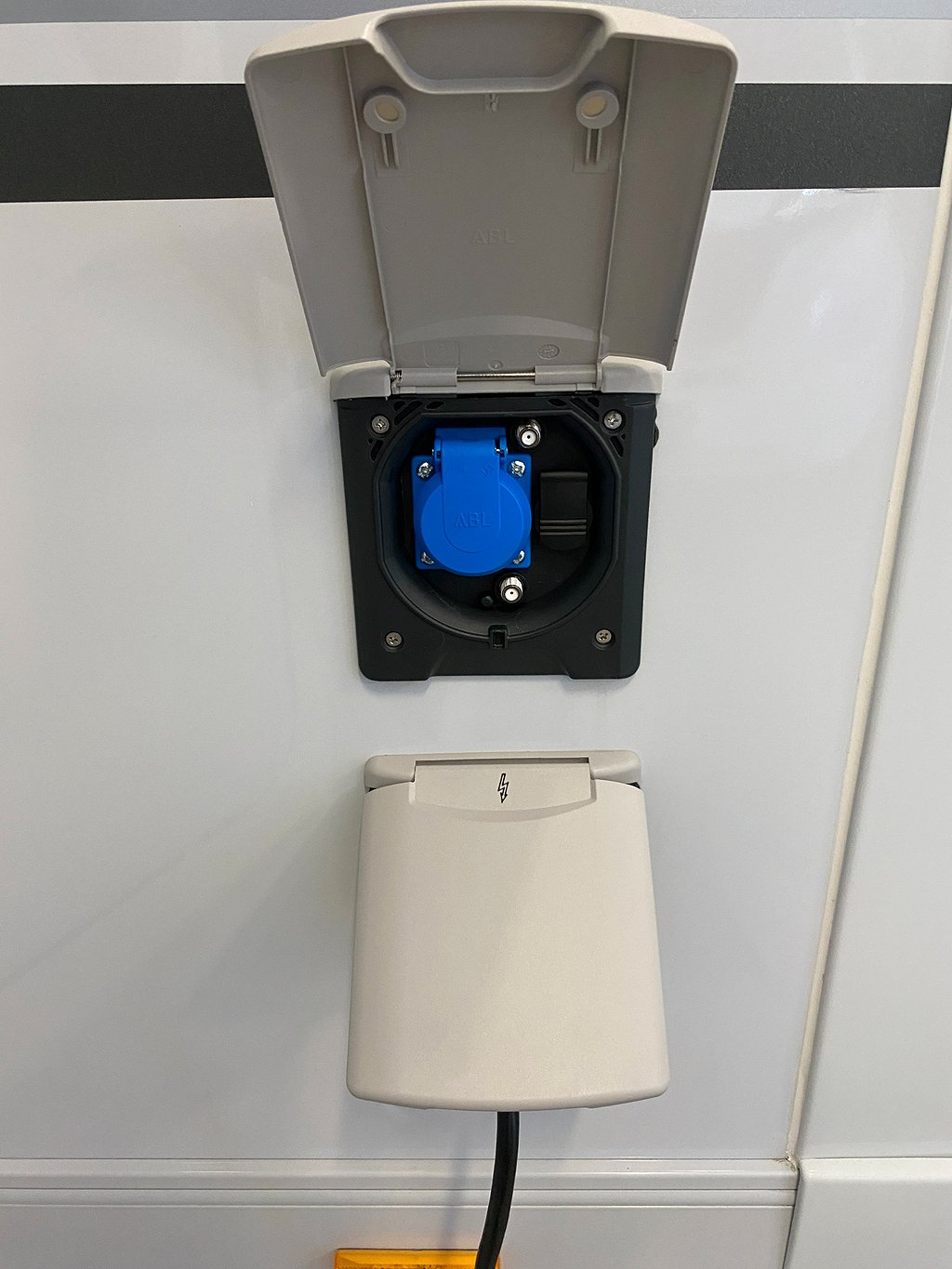 Adria Coral Axess 670 SL / Automat / Safety Pack / Markis  - Adria