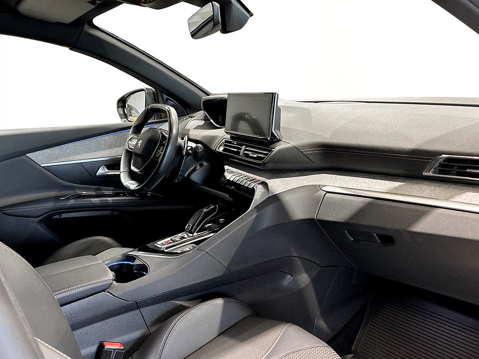 Bild på Peugeot 3008 GT 1.2 PT 130hk Aut DRAGKROK 360-KAMERA CARPLAY
