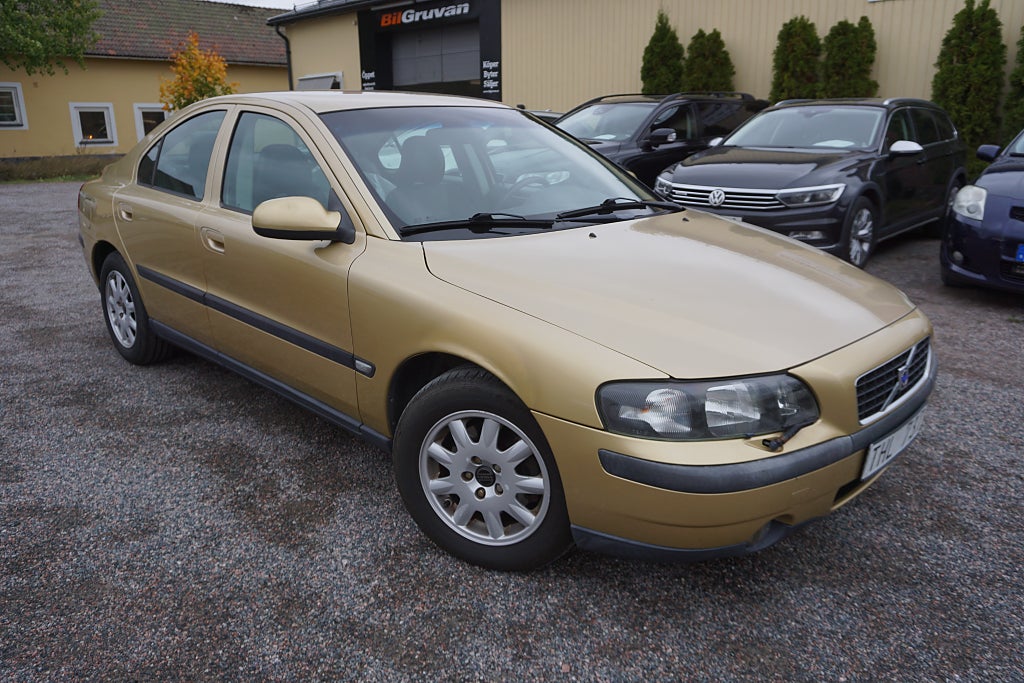 Volvo S60 2.4 Business 170hk / 15.900 Mil 