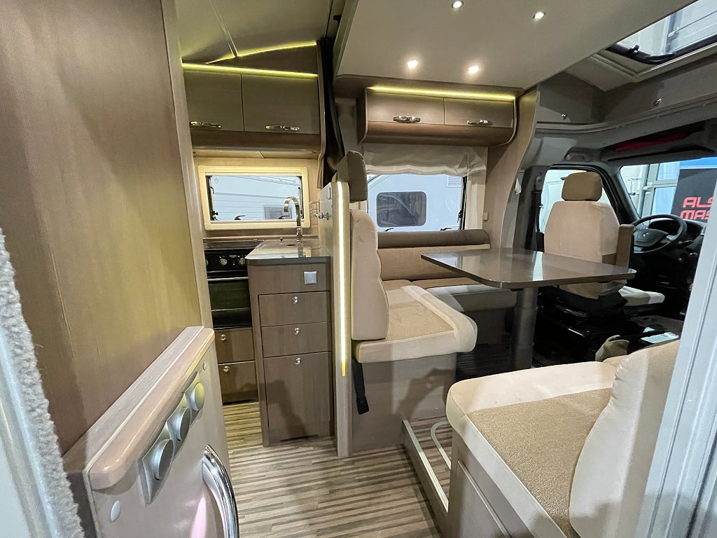 Adria Matrix Supreme 687 SL / ALDE / Taksäng / Solcell /Ugn /  - Adria