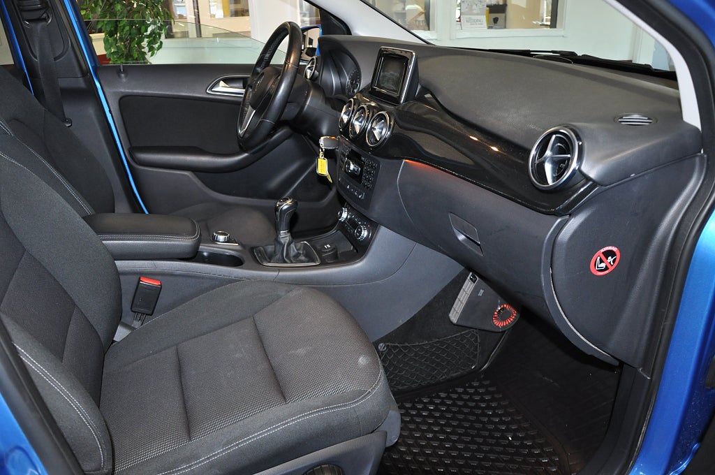 Mercedes-Benz B 2013 - miniatyr 9