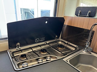 Husbil-halvintegrerad Sun Living S75 SL AUT 8 av 22