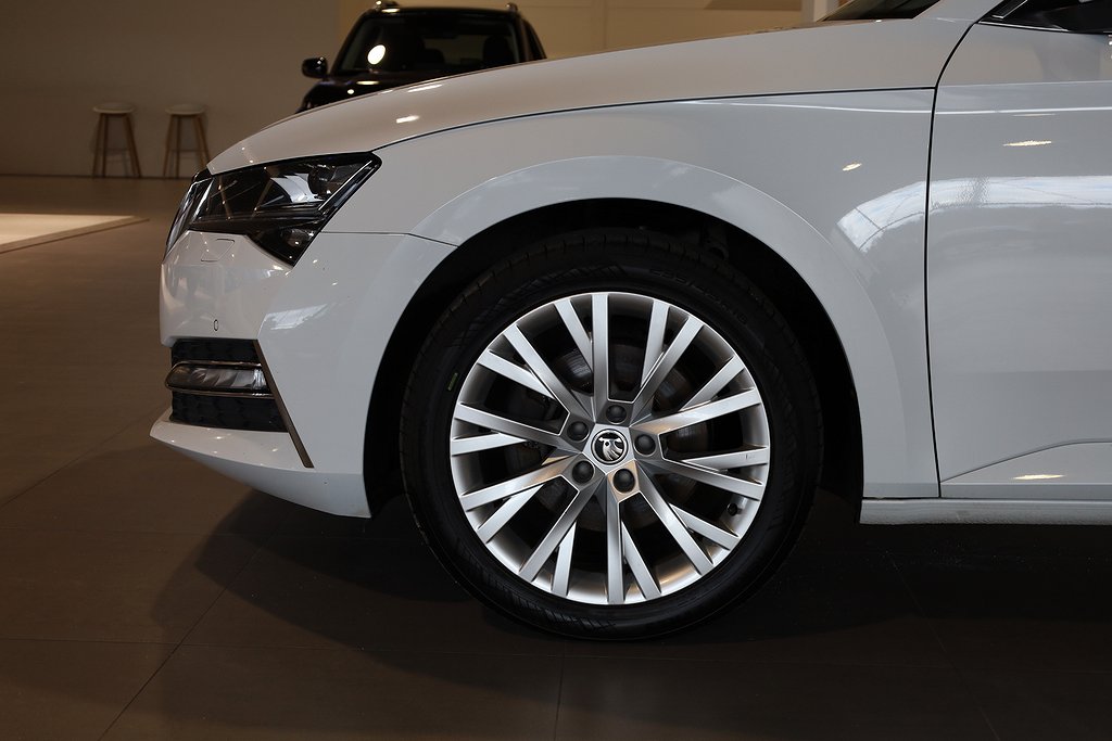 Skoda Superb iV Kombi 1,4 Plug-in Hybrid Style Navi Drag 2022