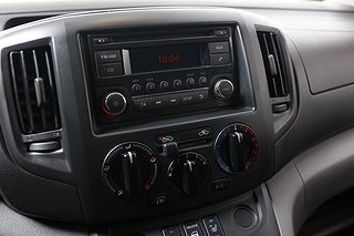 Transportbil - Skåp Nissan NV200 13 av 14