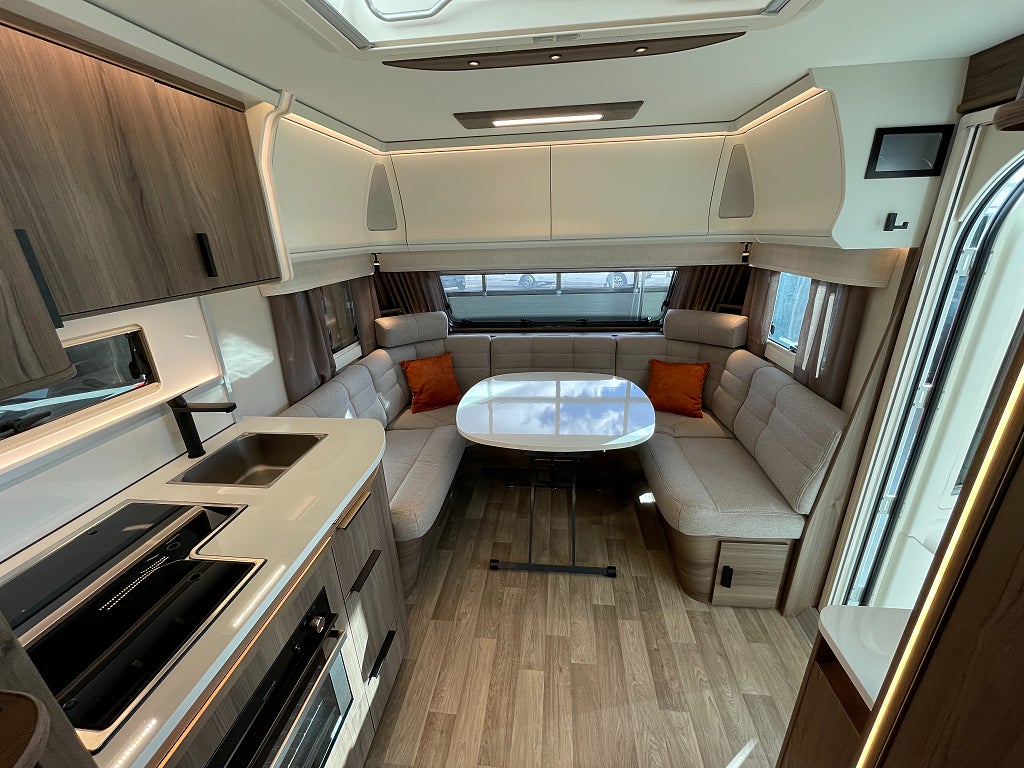 Kabe Ametist 560 XL KS /ALDE/Ugn/Micro/4 bäddar/2995kr/mån - Kabe