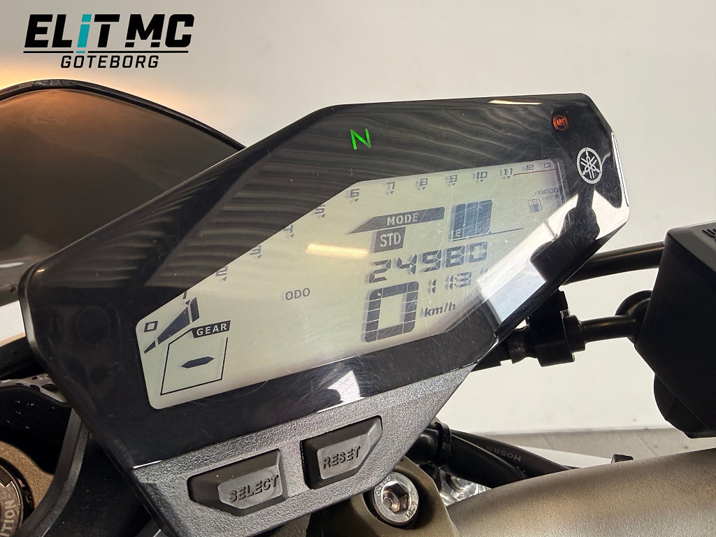 Yamaha MT-09 2015 - miniatyr 21
