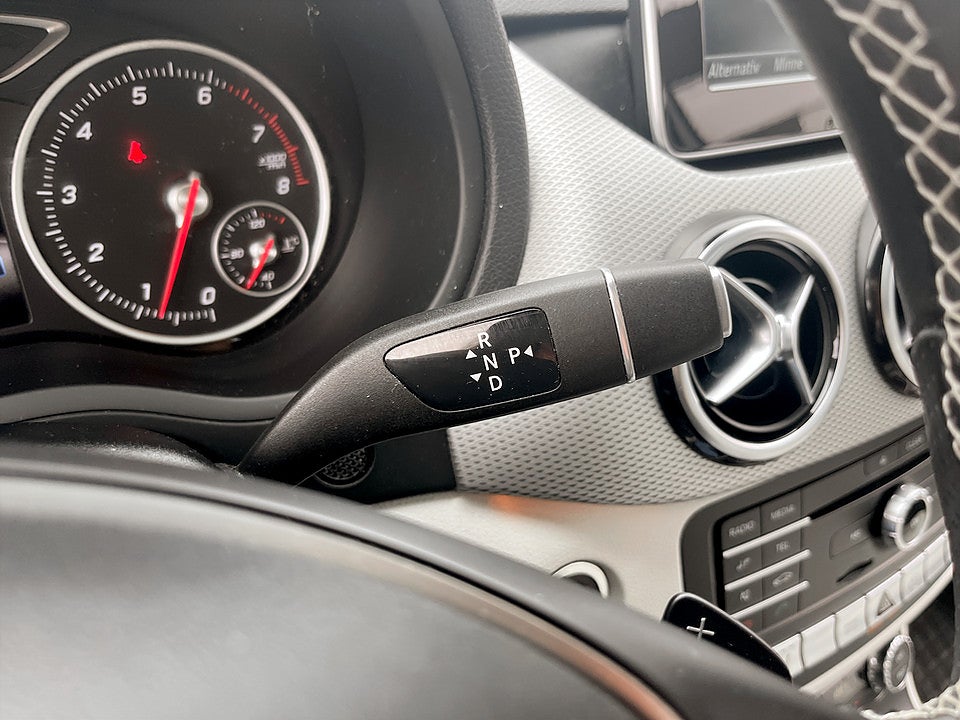 Bild på Mercedes-Benz B Urban 7G-DCT 122hk Aut B-KAMERA PANO