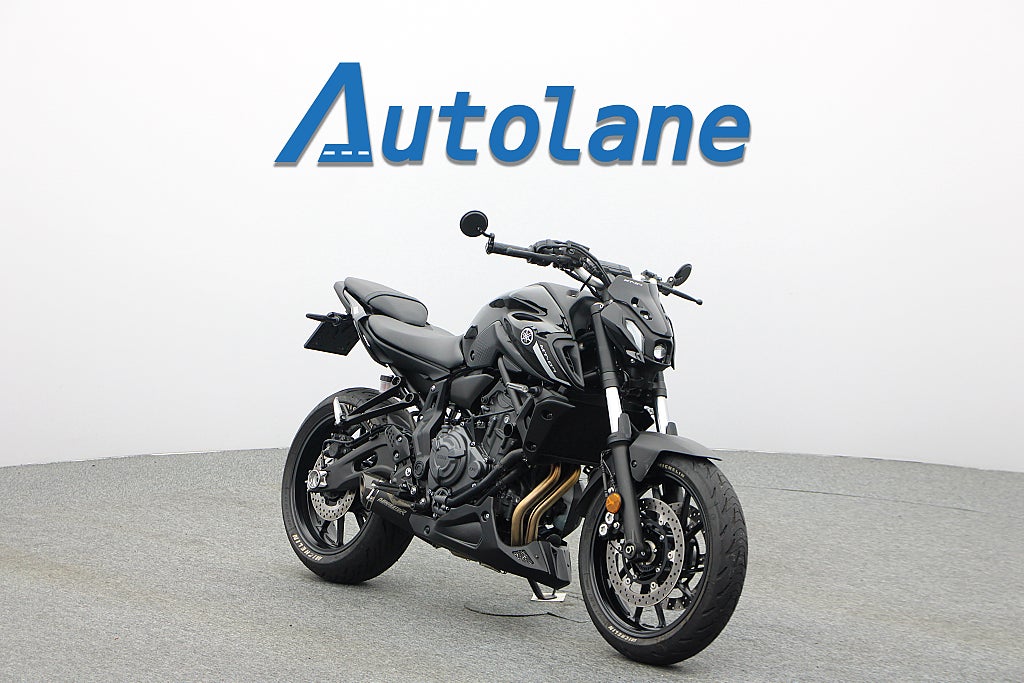 Yamaha MT-07 Pure *Dominator Helsystem 