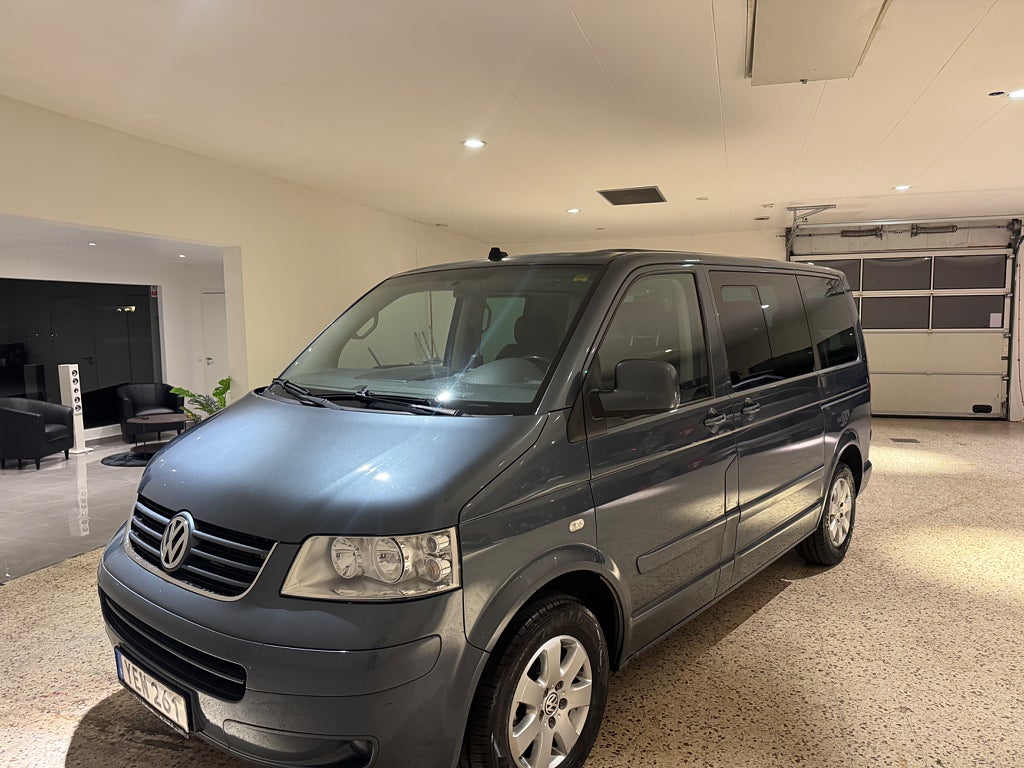 Volkswagen Multivan 2.5tdi ny servad ny besiktad välvårdad 