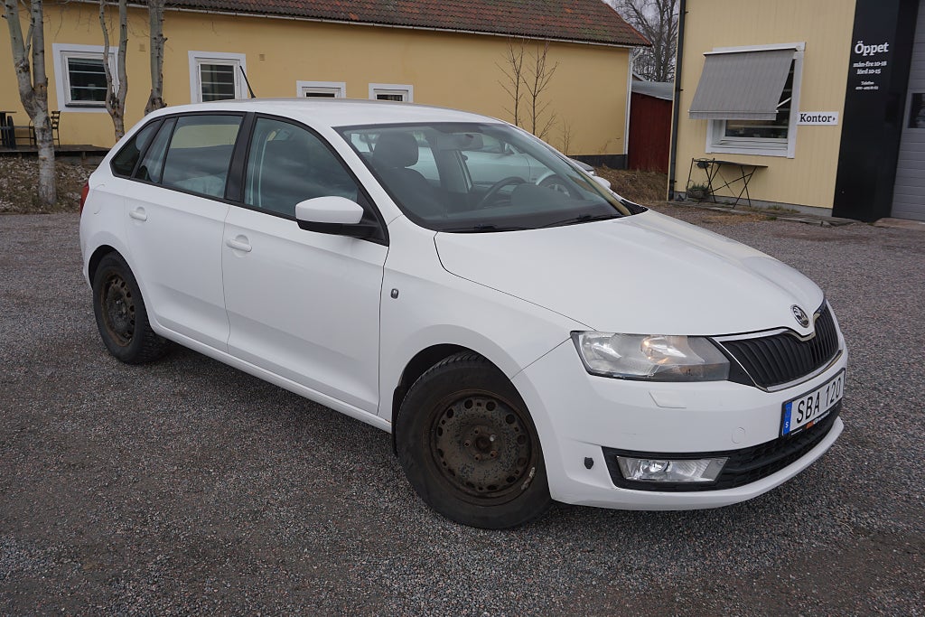 Skoda Rapid Spaceback 1.6 TDI GPS/M-värmare