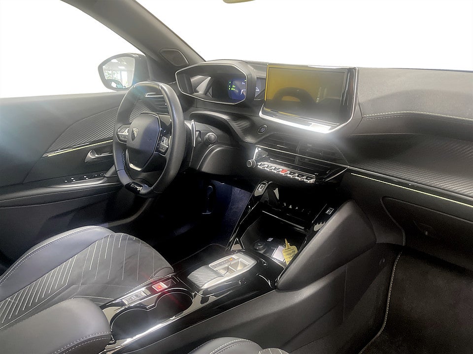 Bild på Peugeot 2008 GT 1.2 PT 130hk Aut B-KAMERA CARPLAY