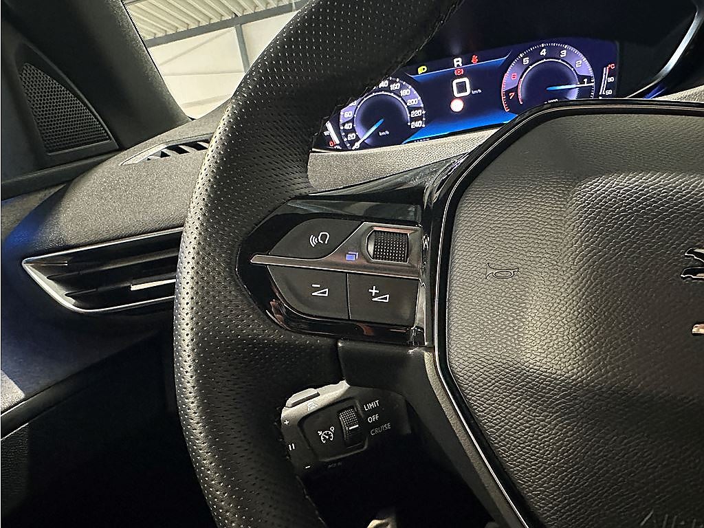 Bild på Peugeot 3008 GT 1.2 PT 130hk Aut - B-KAMERA, CARPLAY