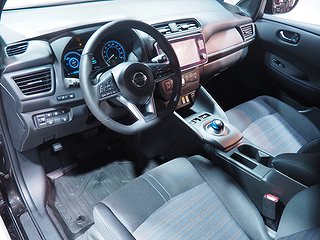 Halvkombi Nissan Leaf 10 av 22
