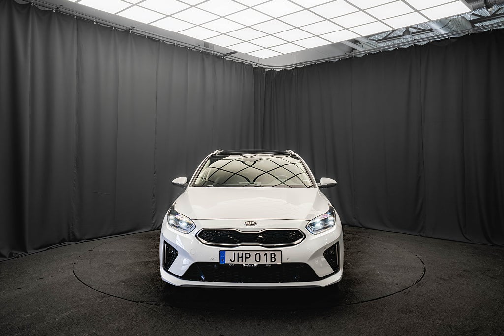 Kia Ceed SW Plug-in Advance Plus 2 PANO DRAG LÄDER M&K-VÄRMARE