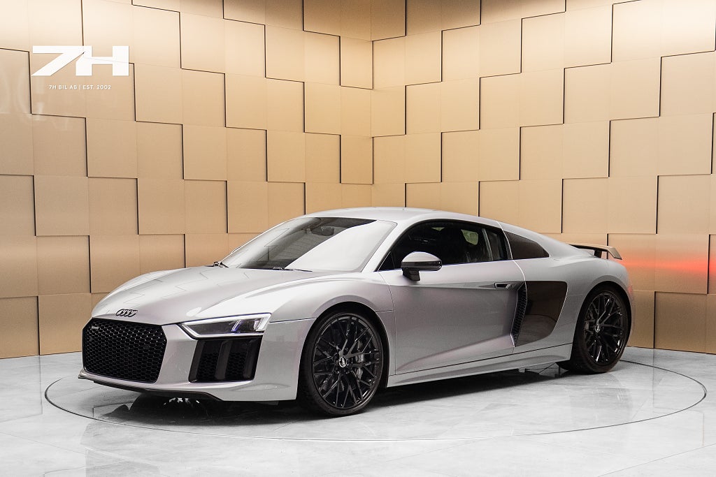 Audi R8 V10 Plus / B&O / Laser / Kolfiber / Sv.Såld 