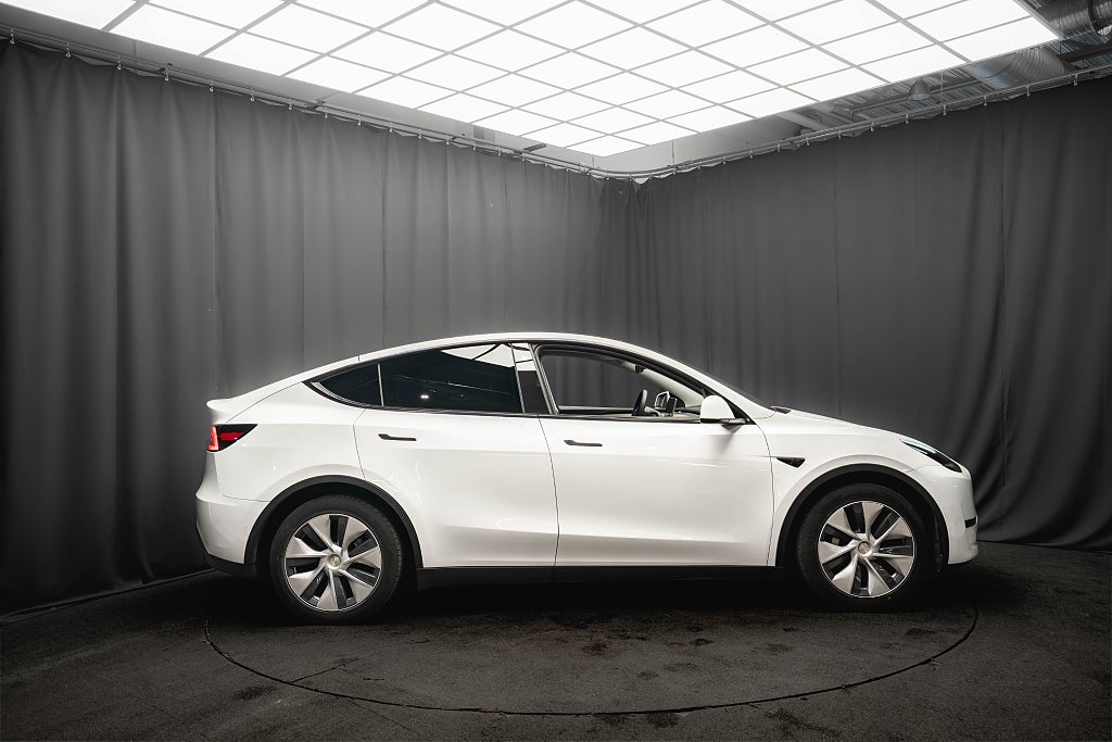 Tesla Model Y Long Range AWD DRAG PANO LÄDER 1-ÄGARE MOMS KAMERA
