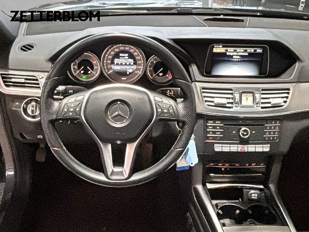 Sedan Mercedes-Benz E 10 av 16