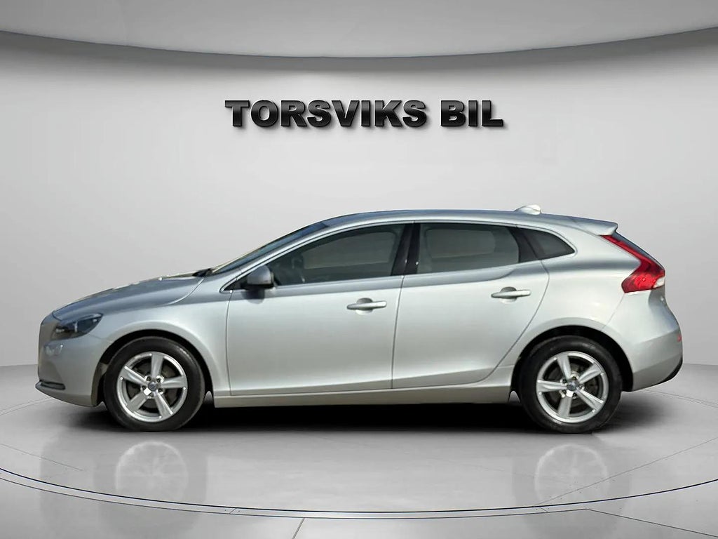 Volvo V40 D2 Momentum Gps Dragkrok V-Hjul Ny servad - miniatyr 2