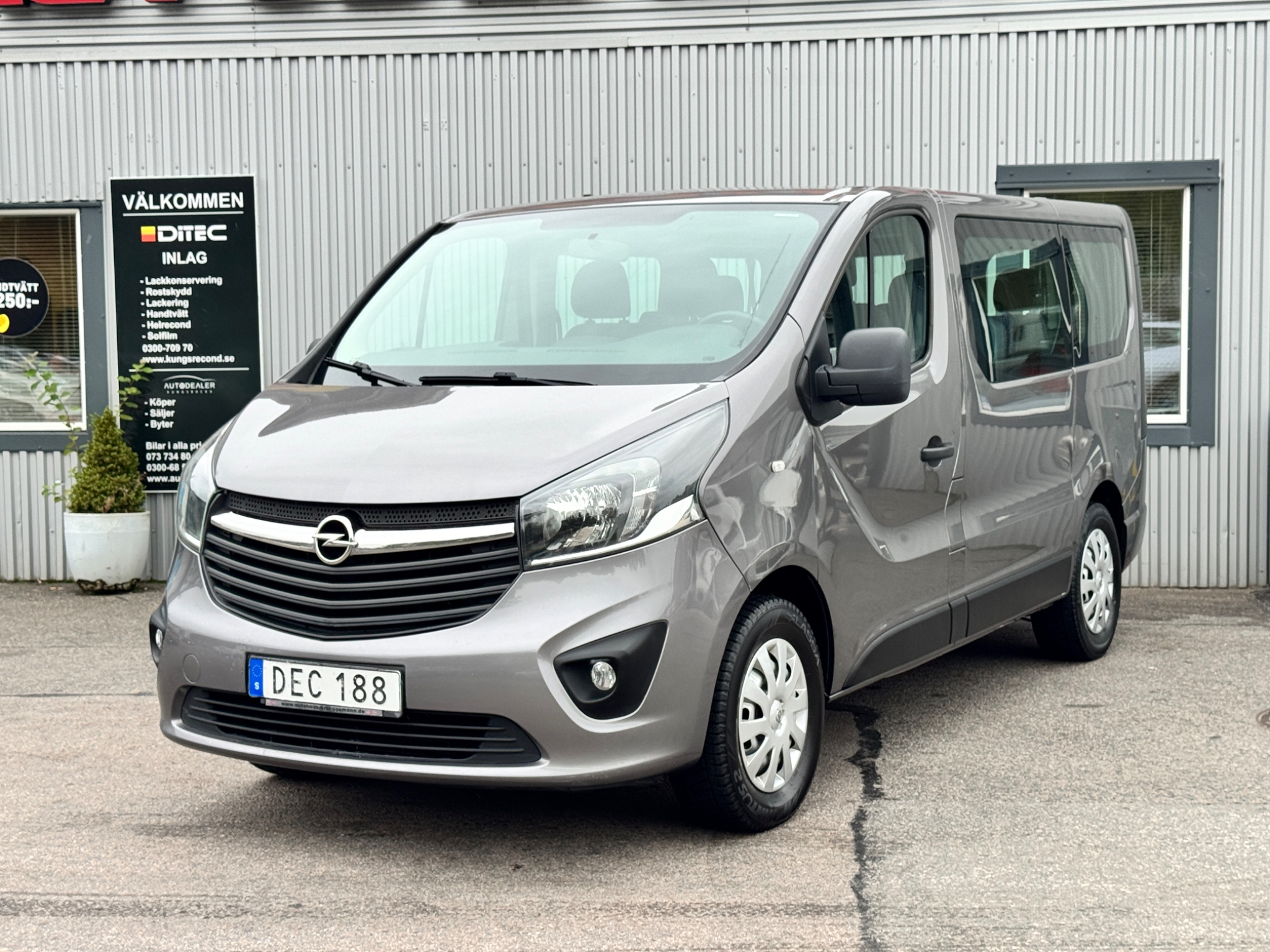 Opel Vivaro Van 1.9 dCi 101HK 2006, photo 6/35