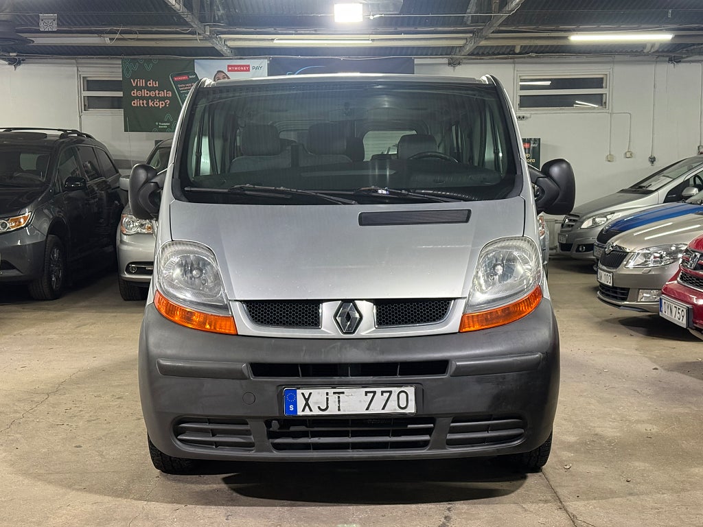 Renault Trafic Kombi 2.9t 2.0 Lång 9 sits Drag Ny besiktigad