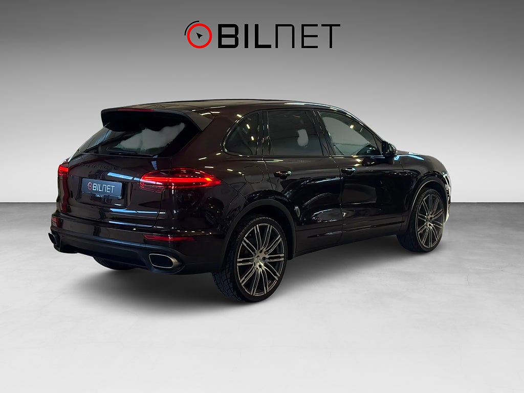 Porsche Cayenne V6 Diesel *3,99%* Värmare 22” Drag Navi BOSE 14-vägs