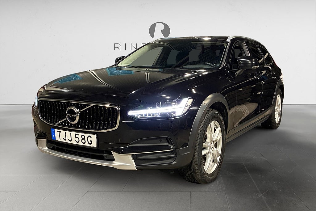 Volvo V90 Cross Country D4 190 HK AUT AWD MOMENTUM DRAG D-VÄRM KAMREM BYTT 18"