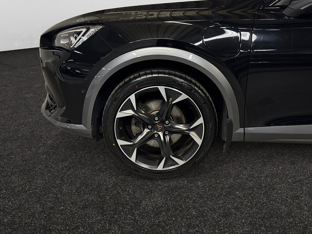 Cupra Formentor e-Hybrid 204hk Dragkrok Keyless Backkamera P-Sensorer bild 5
