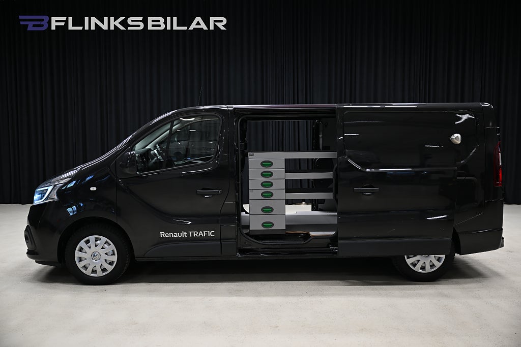 Renault trafic dCi 120HK L2|Inredning|Dubbeldörr|LED|GPS|Backkamera