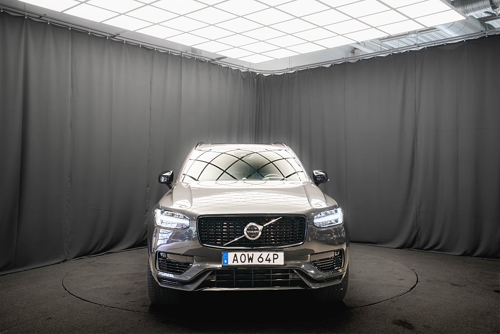 Volvo XC90 Recharge T8 AWD ULTIMATE DARK B&W LUFT 22'' MOMS MAX