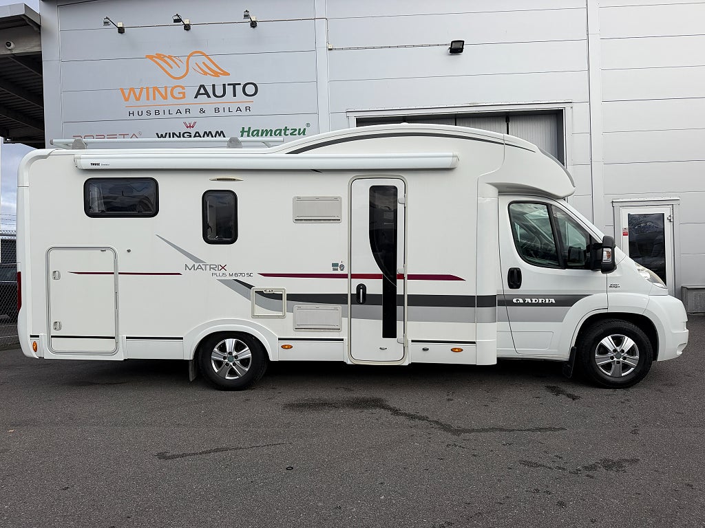 Adria Matrix Plus M 670 SC (150HK) Queensbed & taksäng! 5 bältade! Vin