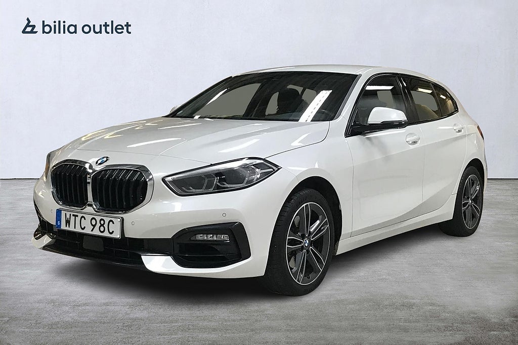 BMW 118I  Sport line 140hk HiFi Connected P-sensor