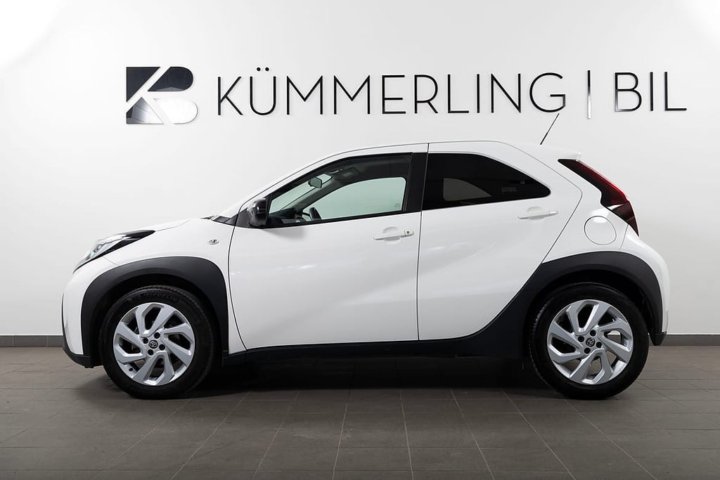 Toyota Aygo X 1.0 VVT-i CVT 72hk Kamera/Carplay/Parkeringssenso...