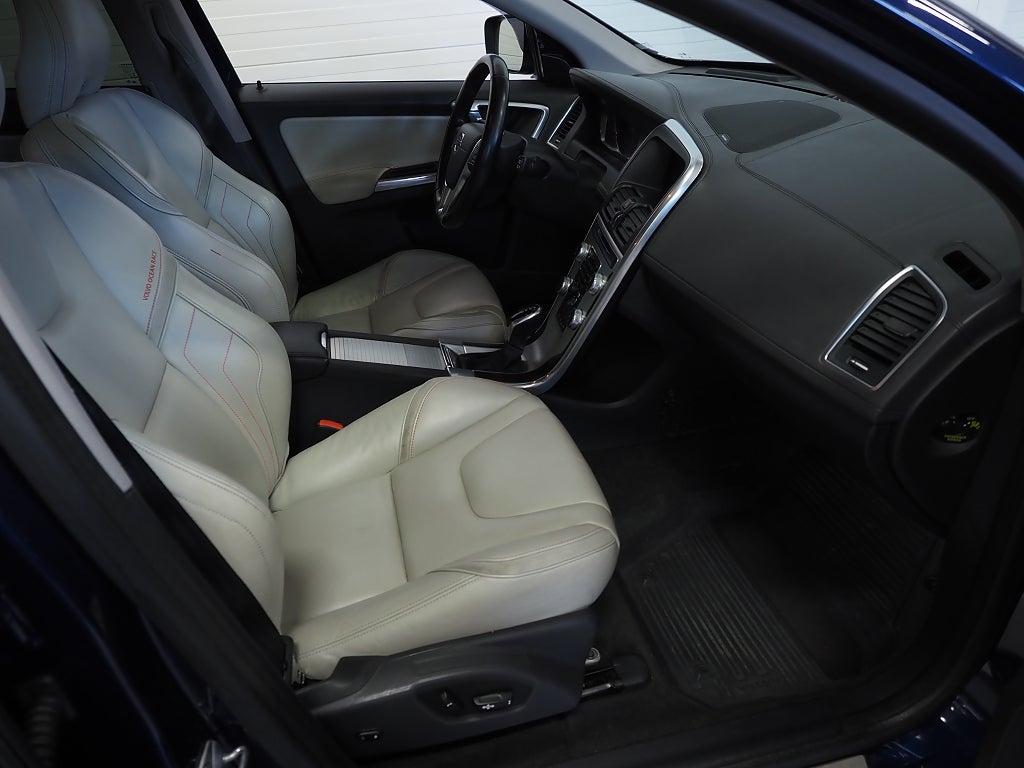Volvo XC60 D5 AWD Geartronic Ocean Race Business Skinn Pano 2015