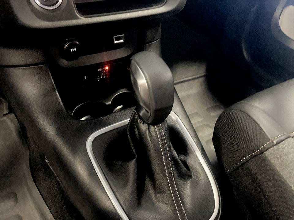 Bild på Citroën C3 Shine 1.2 PT 110hk Aut - EN ÄGARE,P-SENSORER BAK