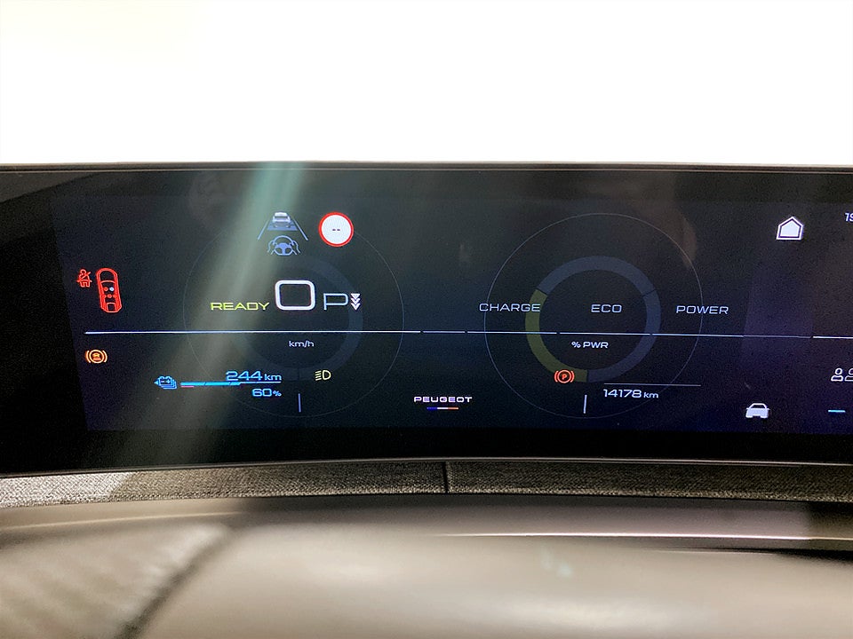 Bild på Peugeot E-3008  GT Ultimate 85kWh 224hk Aut - 360,DRAG,HIFI