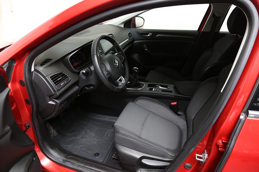 Renault Mégane Sport Tourer 1,3 TCe 140hk Keyless P-Sensorer Leasbar 2023