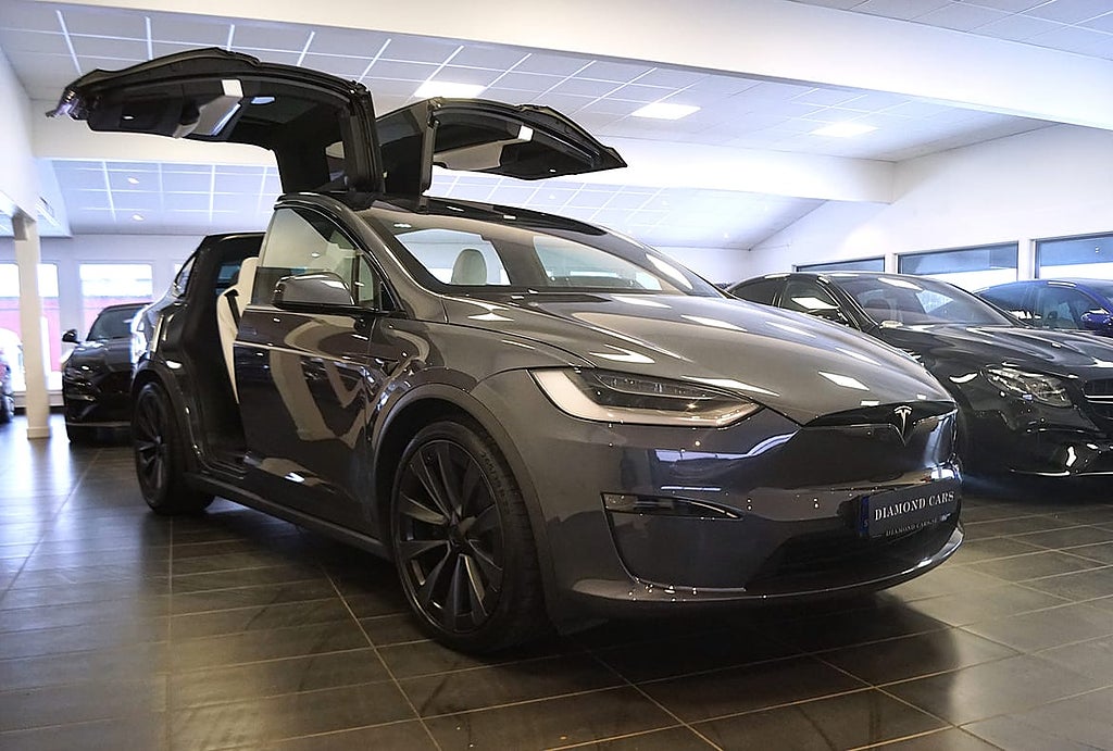 Tesla Model X Plaid 1020hk Vinterdäck