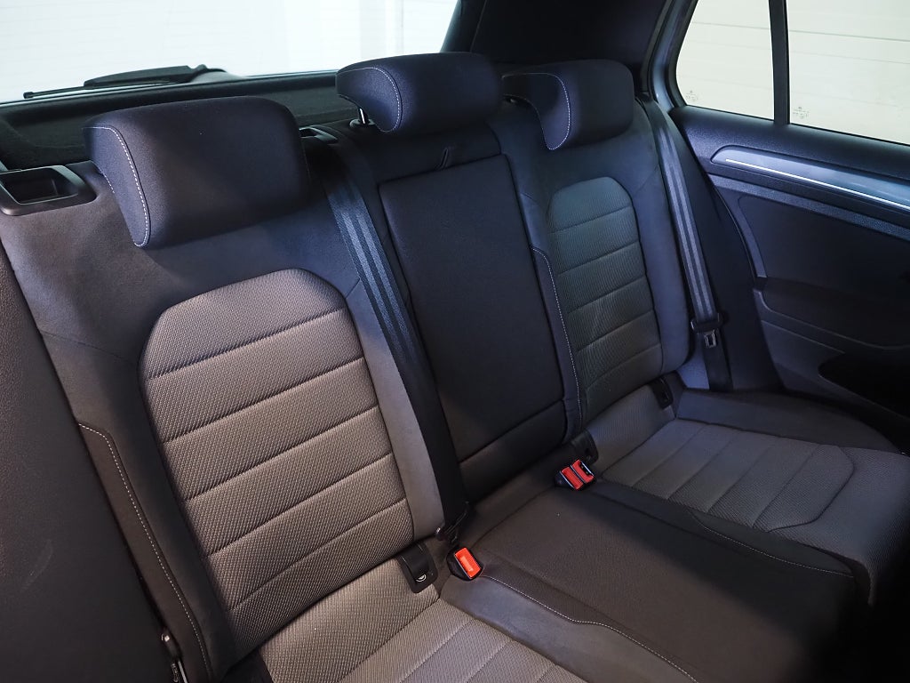 Volkswagen Golf 1.4 TSI 140hk DSG Automat R-Line Dragkrok Kamera 2015