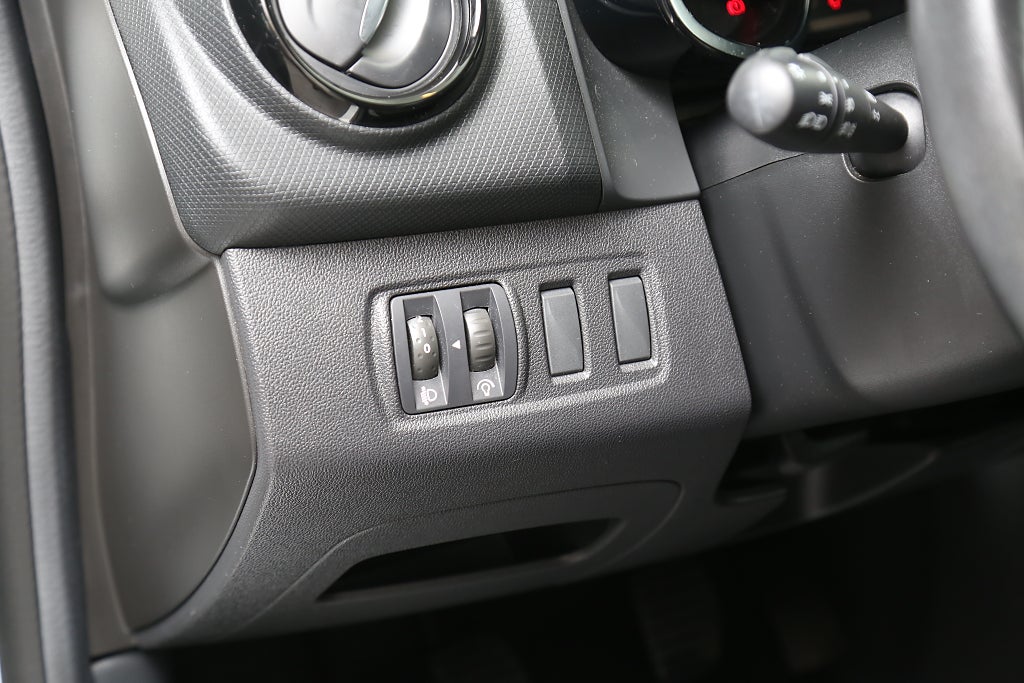 Renault Clio 1,2 75hk Expression 5D | P-Sen | Bluetooth | Nybesikt 2016