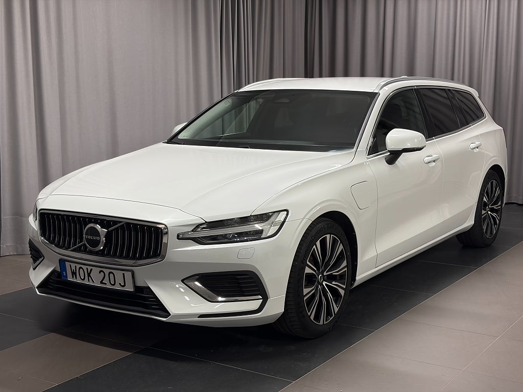 Volvo V60 Recharge T6 AWD Core Edition Inkl. Vinterhjul Dragkrok
