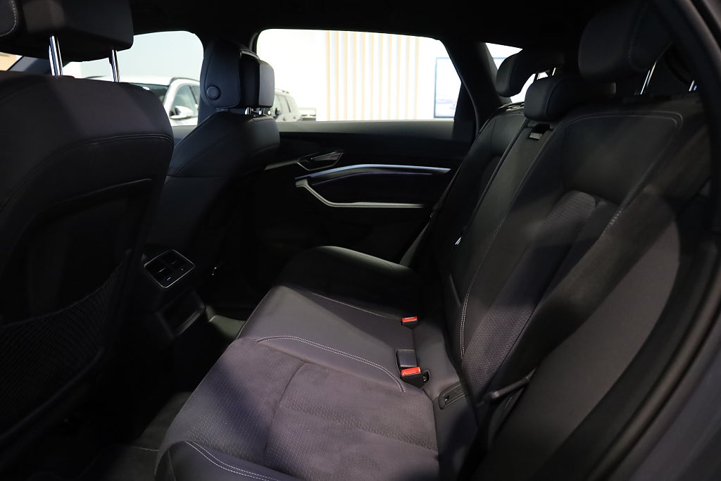 Audi q8-e-tron 50 Quattro S line Navi Kamera Leasbar V-Hjul 2024